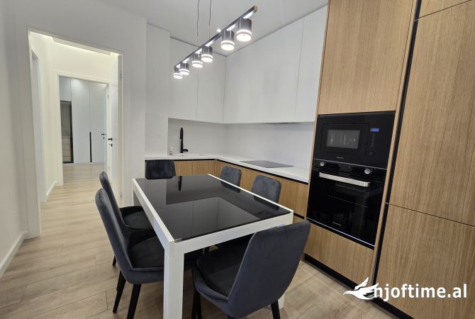Shtepi me qera 2+1 ne Tirane - 900 Euro