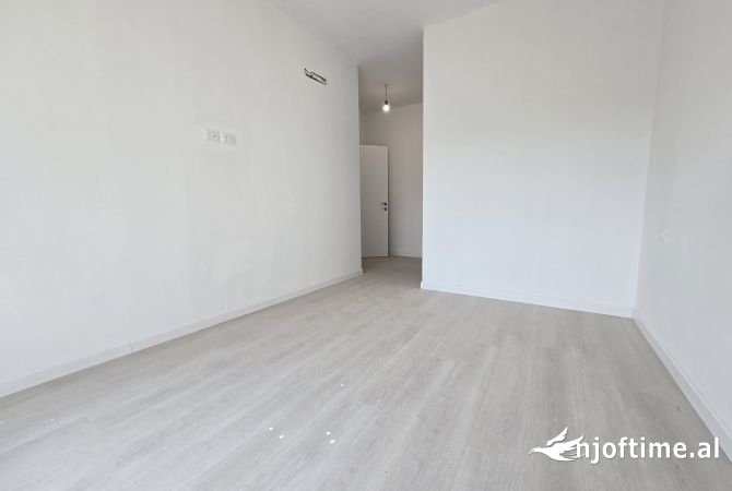 Ambient biznesi me qera 3+1 ne Tirane - 700 Euro