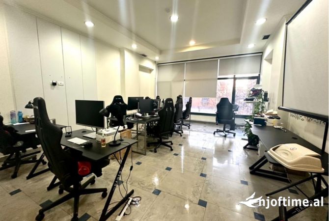 Ambient biznesi me qera 3+1 ne Tirane - 6,000 Euro