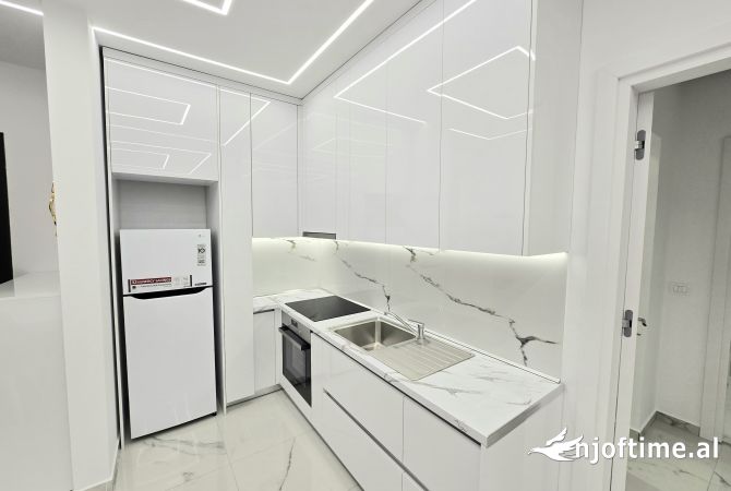 Shtepi me qera Apartament ne Tirane, 1+1, Mobilimi E mobiluar, Pagesa 650  Euro.