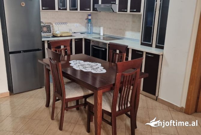 Shtepi me qera 2+1 ne Tirane - 400 Euro