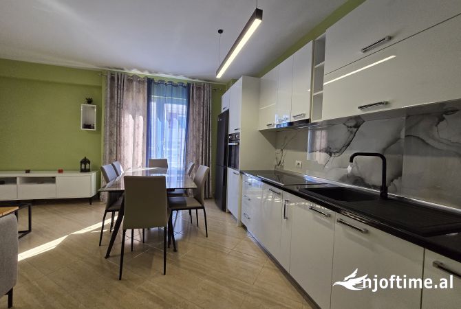Shtepi me qera Apartament ne Tirane, 2+1, Mobilimi E mobiluar, Pagesa 700  Euro.