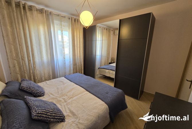 Shtepi me qera Apartament ne Tirane, 2+1, Mobilimi E mobiluar, Pagesa 700  Euro.