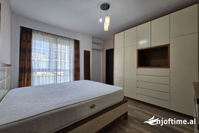 Shtepi me qera Apartament ne Tirane, 2+1, Mobilimi E mobiluar, Pagesa 700  Euro.