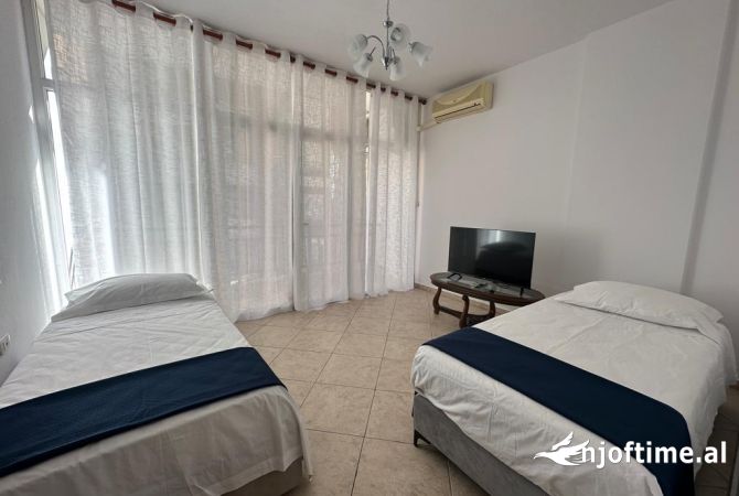 Shtepi me qera Apartament ne Tirane, 2+1, Mobilimi E mobiluar, Pagesa 650  Euro.