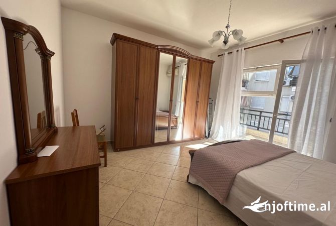 Shtepi me qera 2+1 ne Tirane - 650 Euro