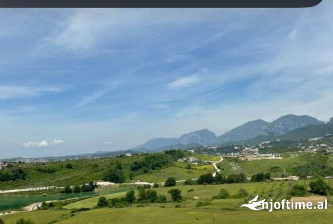 Truall ose Toke  ne Tirane - 390,000 Euro