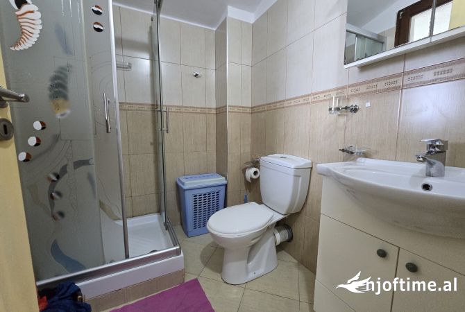 Shtepi me qera Apartament ne Tirane, 2+1, Mobilimi E mobiluar, Pagesa 700  Euro.