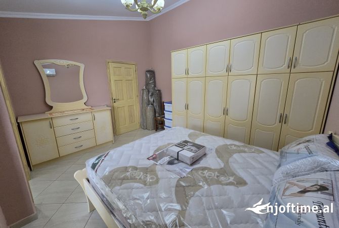 Shtepi me qera Apartament ne Tirane, 2+1, Mobilimi E mobiluar, Pagesa 700  Euro.