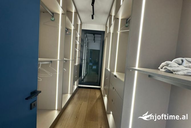 Shtepi me qera 3+1 ne Tirane - 1,900 Euro