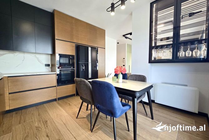 Shtepi me qera 3+1 ne Tirane - 1,900 Euro