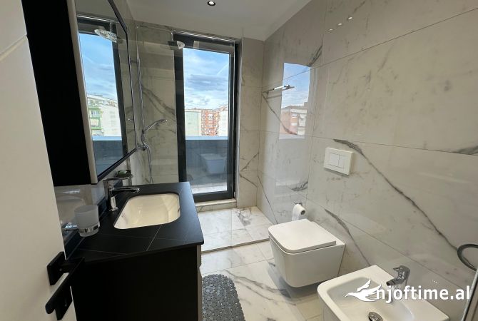 Shtepi me qera Apartament ne Tirane, 2+1, Mobilimi E mobiluar, Pagesa 1,500  Euro.