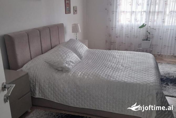 Shtepi ne shitje Apartament ne Tirane, 1+1, Mobilimi E mobiluar, Pagesa 170,000  Euro.