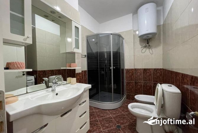 Shtepi ne shitje Apartament ne Tirane, 1+1, Mobilimi E mobiluar, Pagesa 170,000  Euro.