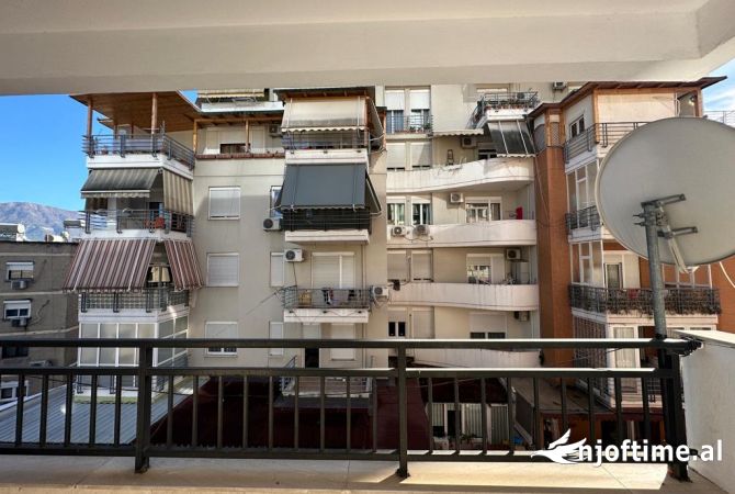 Shtepi me qera Apartament ne Tirane, 2+1, Mobilimi E mobiluar, Pagesa 650  Euro.