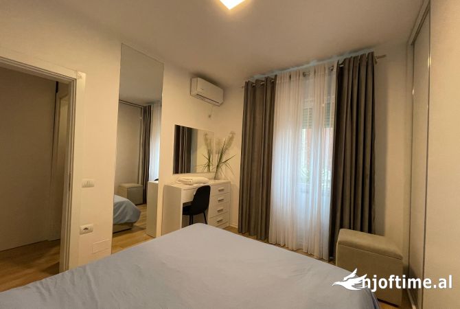 Shtepi me qera Apartament ne Tirane, 1+1, Mobilimi E mobiluar, Pagesa 550  Euro.