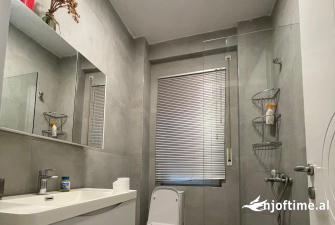 Shtepi me qera Apartament ne Tirane, 1+1, Mobilimi E mobiluar, Pagesa 550  Euro.