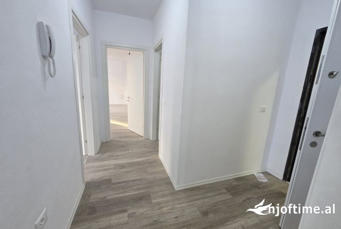 Shtepi ne shitje Apartament ne Tirane, 2+1, Mobilimi Bosh, pa mobiluar, Pagesa 115,000  Euro.