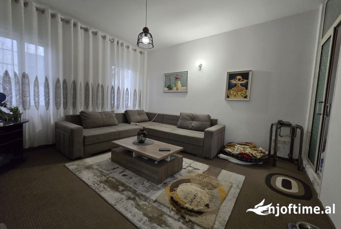 Shtepi ne shitje 5+1 ne Tirane - 349,000 Euro