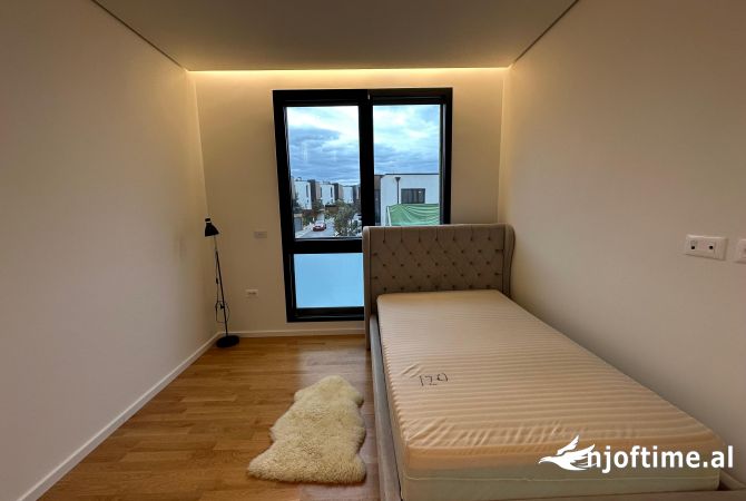 Shtepi ne shitje Apartament ne Tirane, 3+1, Mobilimi E mobiluar, Pagesa 411,600  Euro.