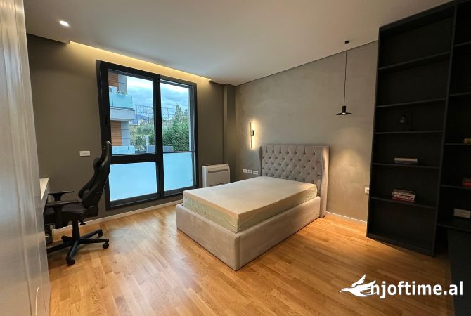 Shtepi ne shitje Apartament ne Tirane, 3+1, Mobilimi E mobiluar, Pagesa 411,600  Euro.