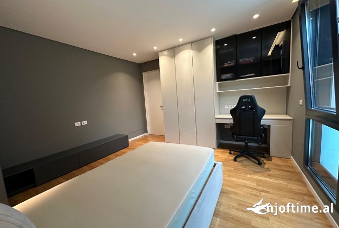 Shtepi ne shitje Apartament ne Tirane, 3+1, Mobilimi E mobiluar, Pagesa 411,600  Euro.