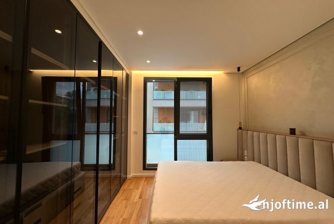 Shtepi ne shitje Apartament ne Tirane, 3+1, Mobilimi E mobiluar, Pagesa 411,600  Euro.
