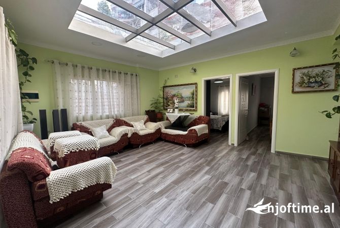 Ambient biznesi me qera 5+1 ne Tirane - 1,500 Euro
