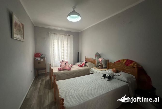 Ambient biznesi me qera 5+1 ne Tirane - 1,500 Euro