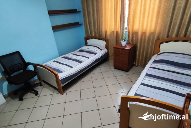 Shtepi me qera Apartament ne Tirane, 2+1, Mobilimi E mobiluar, Pagesa 450  Euro.