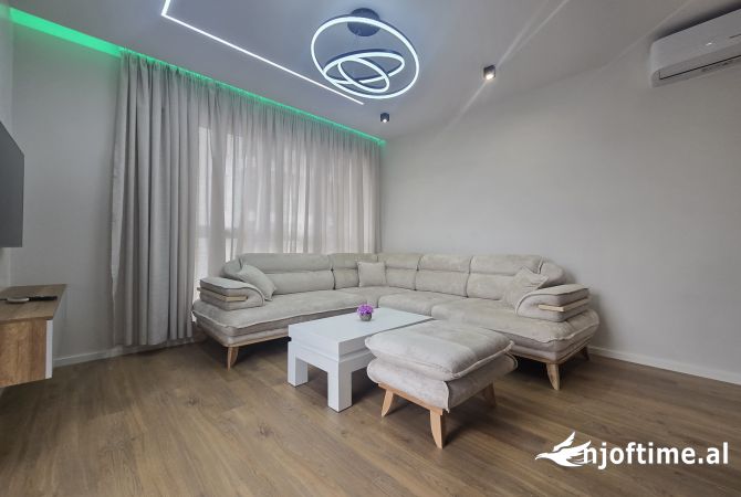 Shtepi me qera Apartament ne Tirane, 2+1, Mobilimi E mobiluar, Pagesa 700  Euro.