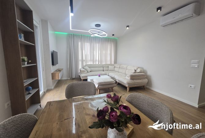 Shtepi me qera 2+1 ne Tirane - 700 Euro