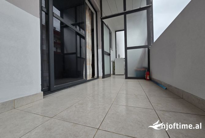 Shtepi me qera Apartament ne Tirane, 2+1, Mobilimi E mobiluar, Pagesa 500  Euro.