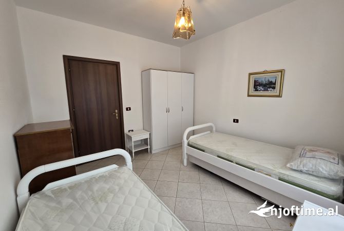Shtepi me qera Apartament ne Tirane, 2+1, Mobilimi E mobiluar, Pagesa 500  Euro.