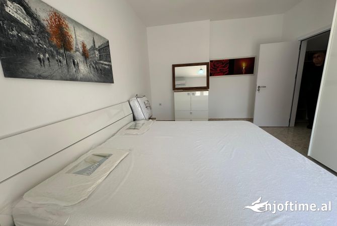 Shtepi me qera Apartament ne Tirane, 2+1, Mobilimi E mobiluar, Pagesa 700  Euro.