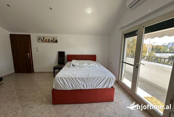 Shtepi me qera Apartament ne Tirane, 2+1, Mobilimi E mobiluar, Pagesa 700  Euro.