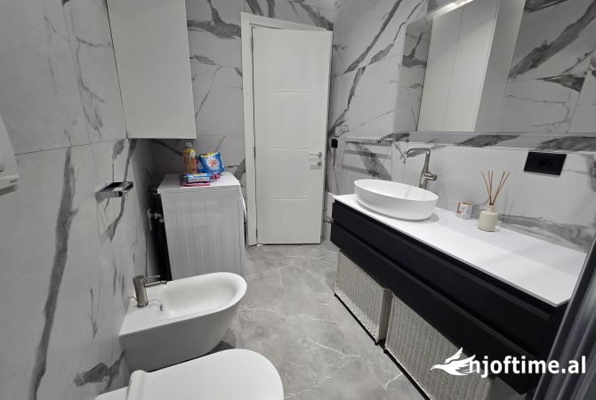 Shtepi me qera Apartament ne Tirane, 2+1, Mobilimi E mobiluar, Pagesa 1,600  Euro.