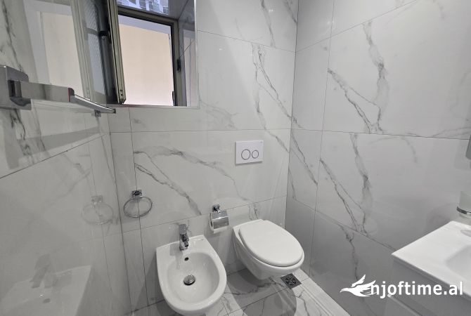 Shtepi me qera Apartament ne Tirane, 1+1, Mobilimi E mobiluar, Pagesa 1,000  Euro.