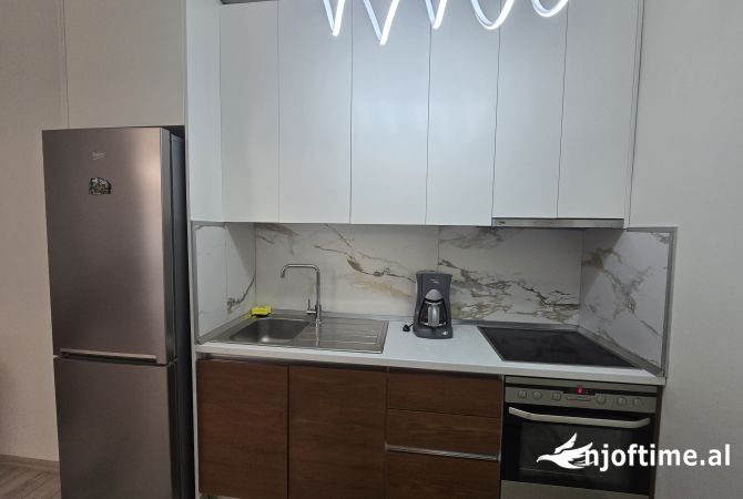 Shtepi me qera Apartament ne Tirane, 1+1, Mobilimi E mobiluar, Pagesa 1,000  Euro.