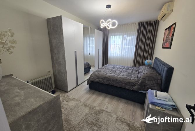 Shtepi me qera Apartament ne Tirane, 1+1, Mobilimi E mobiluar, Pagesa 1,000  Euro.
