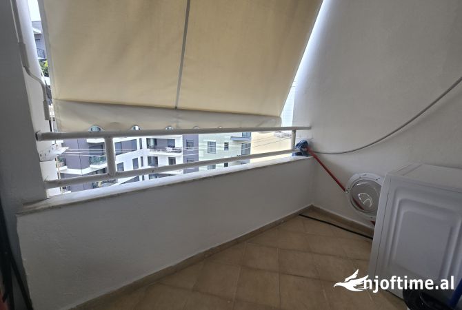 Shtepi me qera Apartament ne Tirane, 1+1, Mobilimi E mobiluar, Pagesa 1,000  Euro.