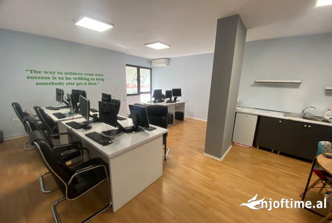 Ambient biznesi me qera 3+1 ne Tirane - 1,000 Euro