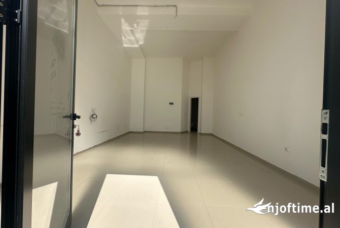 Ambient biznesi me qera 1+1 ne Tirane - 1,300 Euro
