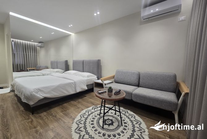 Shtepi ne shitje Apartament ne Tirane, 2+1, Mobilimi E mobiluar, Pagesa 184,000  Euro.