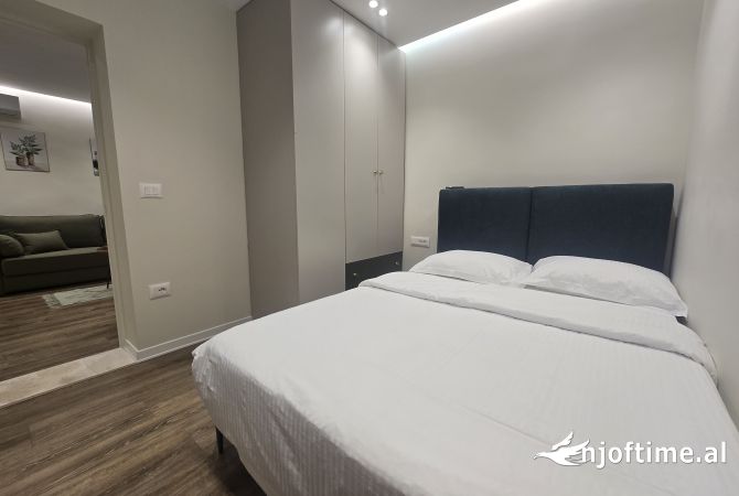 Shtepi ne shitje Apartament ne Tirane, 2+1, Mobilimi E mobiluar, Pagesa 184,000  Euro.