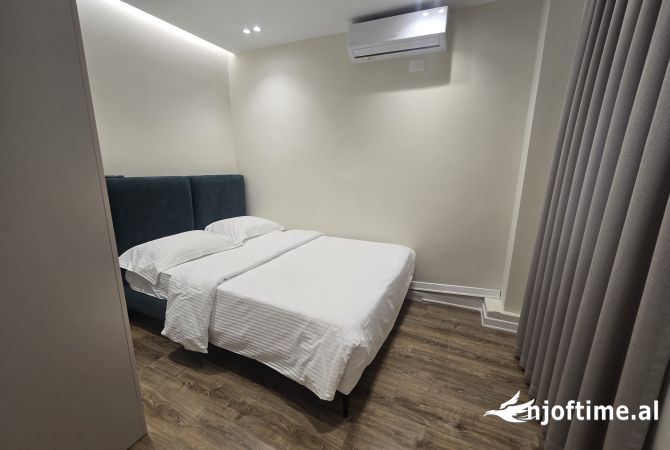 Shtepi ne shitje Apartament ne Tirane, 2+1, Mobilimi E mobiluar, Pagesa 184,000  Euro.