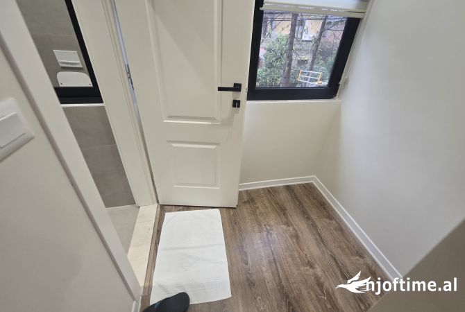 Shtepi ne shitje Apartament ne Tirane, 2+1, Mobilimi E mobiluar, Pagesa 184,000  Euro.