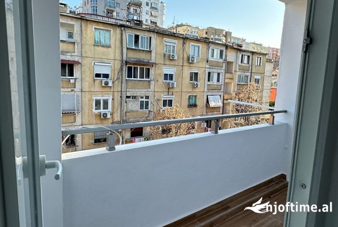 Shtepi ne shitje Apartament ne Tirane, 2+1, Mobilimi Bosh, pa mobiluar, Pagesa 148,000  Euro.