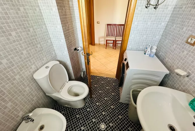 Shtepi me qera Apartament ne Tirane, 2+1, Mobilimi E mobiluar, Pagesa 600  Euro.