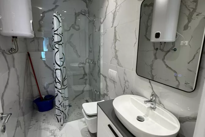 Shtepi me qera Apartament ne Tirane, 2+1, Mobilimi E mobiluar, Pagesa 2,300  Euro.